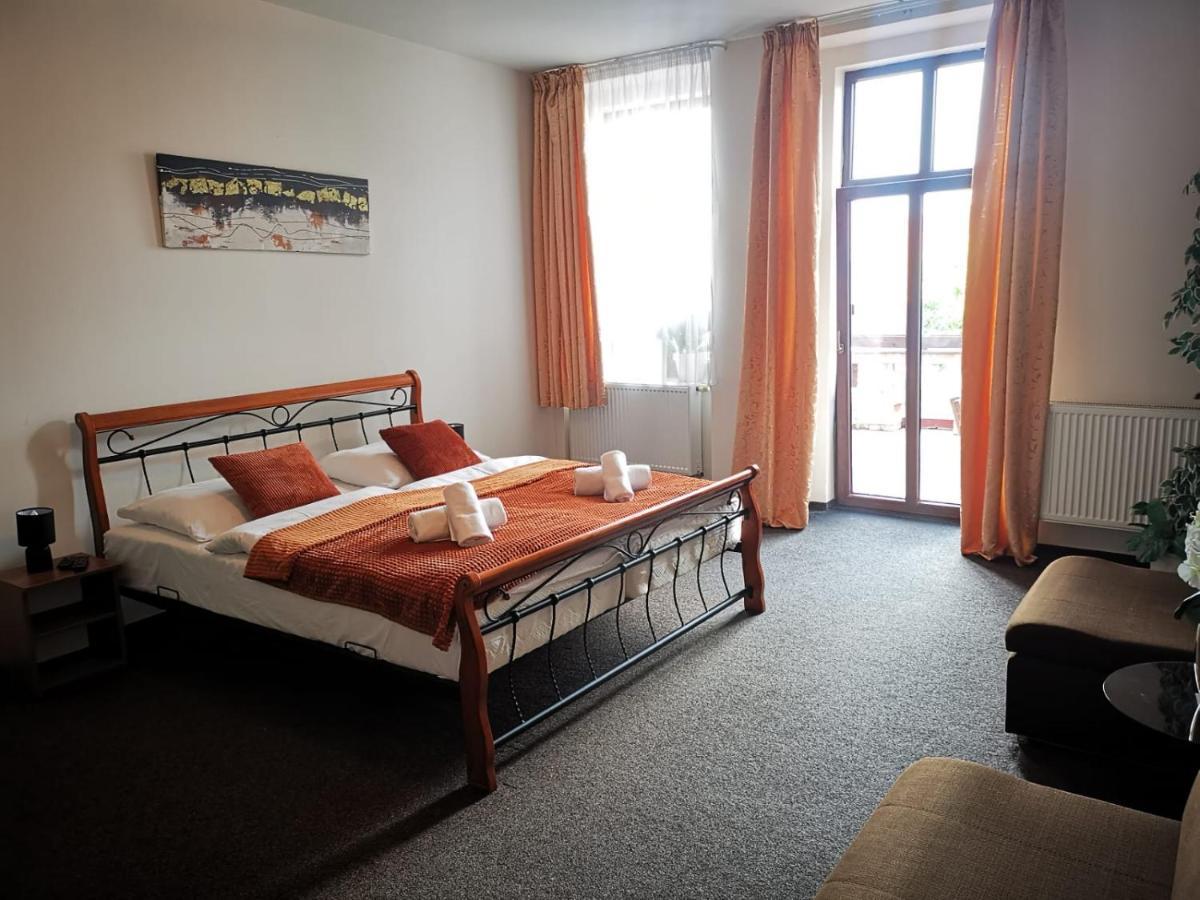 Hotel Palackého 135 Mělník Extérieur photo