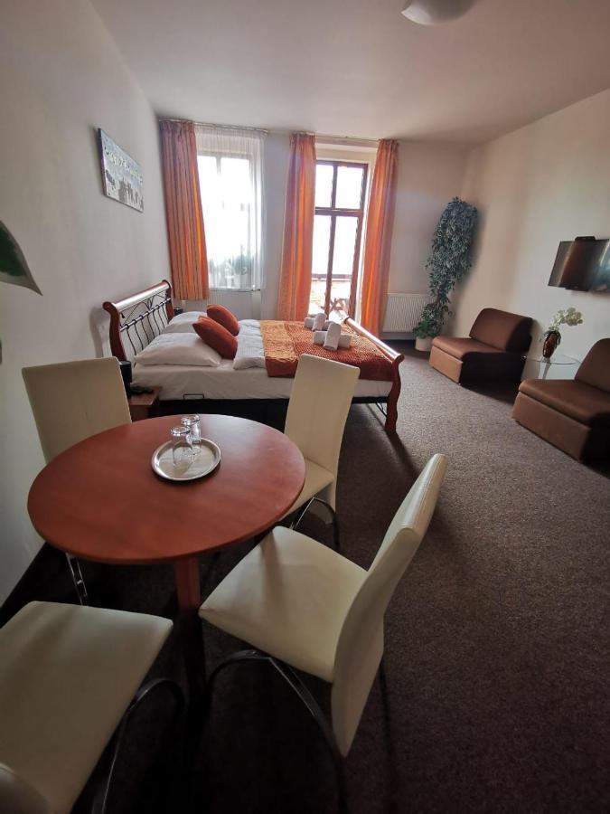 Hotel Palackého 135 Mělník Extérieur photo